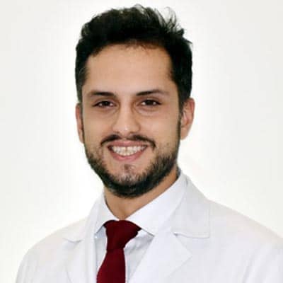 Salve, mi chiamo Angelo D'Auria.Negli anni ho conseguito i seguenti titoli: laurea magistrale in Scienze Motorie con 110/110, laurea in Fisioterapia con 110/110 e lode, Master in Osteopatia, Diploma nazionale di Massaggiatore Sportivo,formazione nel Metodo Mézières ed in Fisioterapia Sportiva. Mi occupo di riabilitazione ortopedica post traumatica, post chirurgica e posturale con metodica Mézières.Riesco a coniugare il mio lavoro e la mia passione per lo sport lavorando come fisioterapista per la squadra femminile di pallacanestro di Angri.